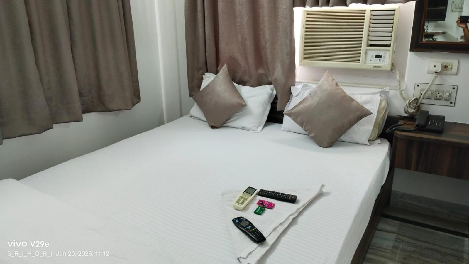 Hotel White Heaven à New Town Extérieur photo