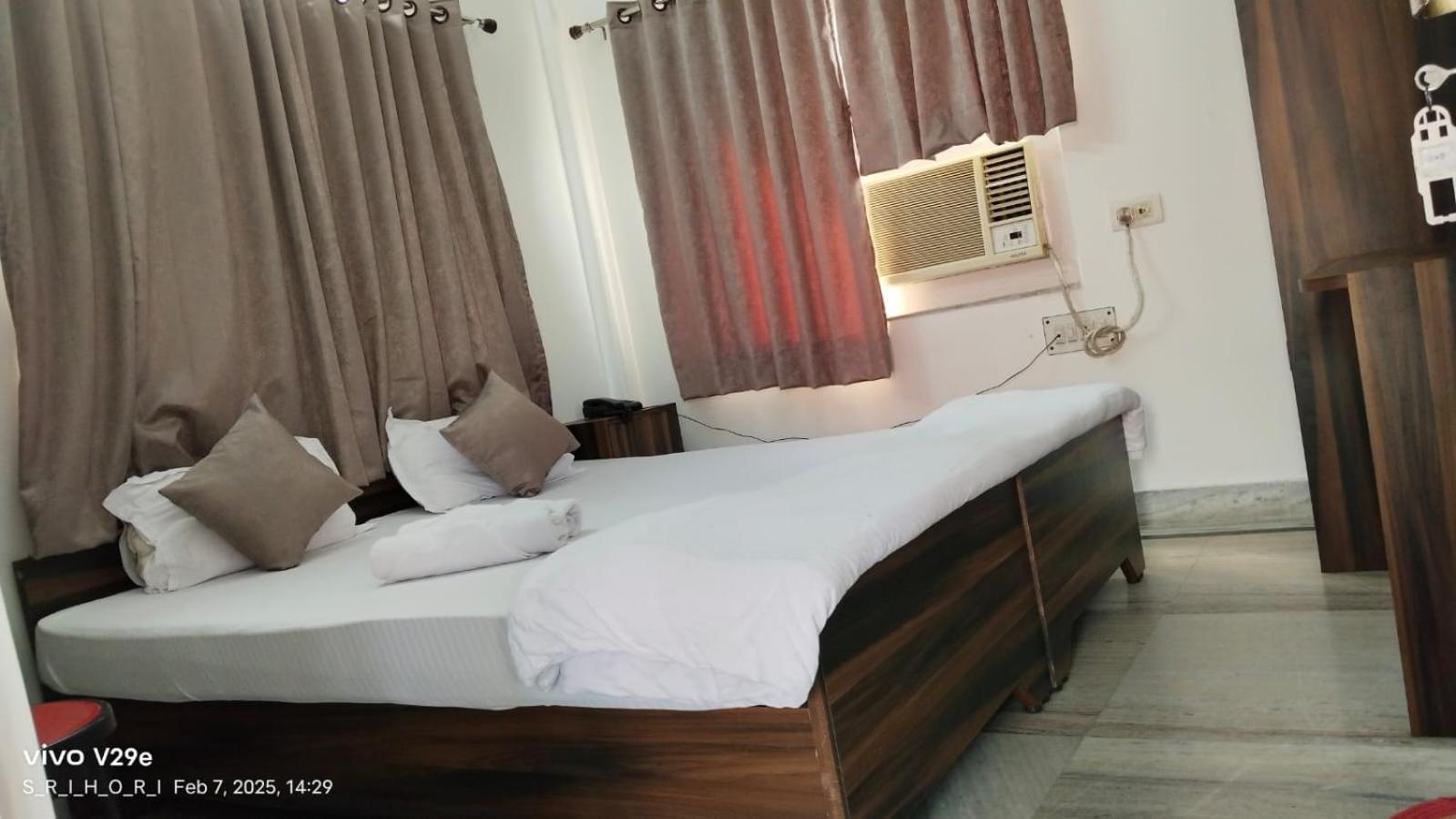 Hotel White Heaven à New Town Extérieur photo